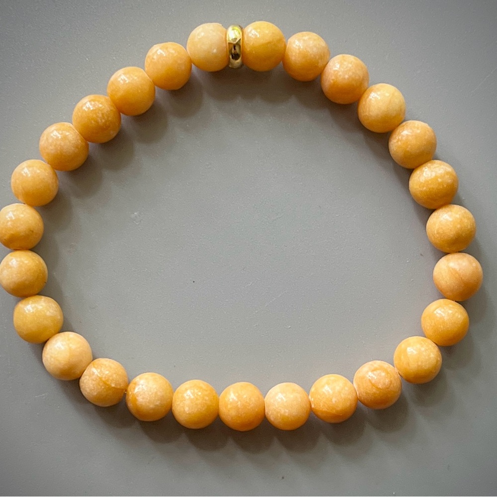 Yellow Jade Handcrafted Bead Bracelet - Picture 2 of 4